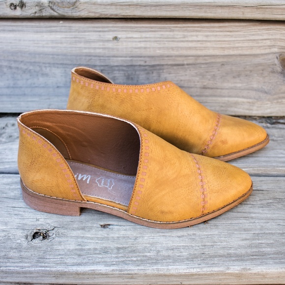 MI.iM Emma Freya Open Cutout Side Flats Shoes. - Picture 2 of 8